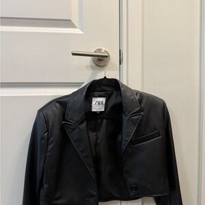 Zara Women's Black Cropped Blazer